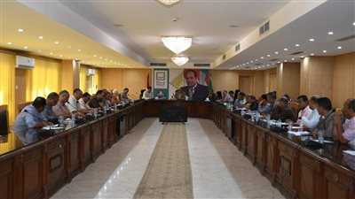 محافظ الفيوم: تقييم رؤساء القرى مرتبط بتلبية احتياجات المواطنين