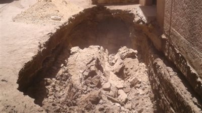 بسبب صرف المسجد.. هبوط أرضي بأحد شوارع زاوية المصلوب ببني سويف