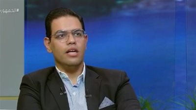 باحث اقتصادي يكشف أسباب وقوع بعض الناس ضحايا للمستريحين | فيديو 