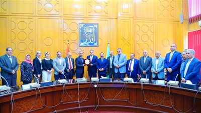 محافظ الإسماعيلية يستقبل لجنة الشباب والرياضة بمجلس النواب