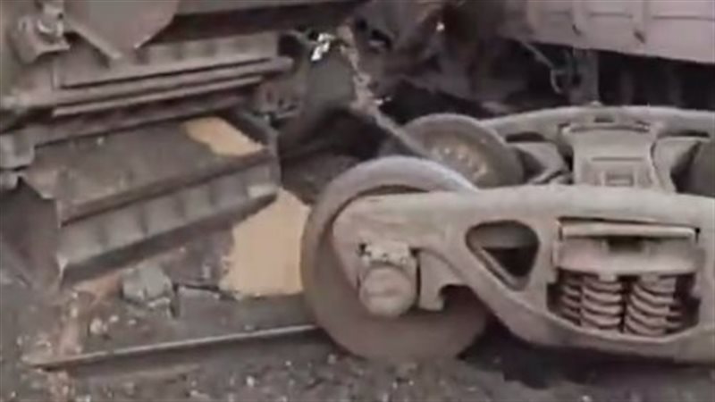خروج قطار بضائع بالبحيرة