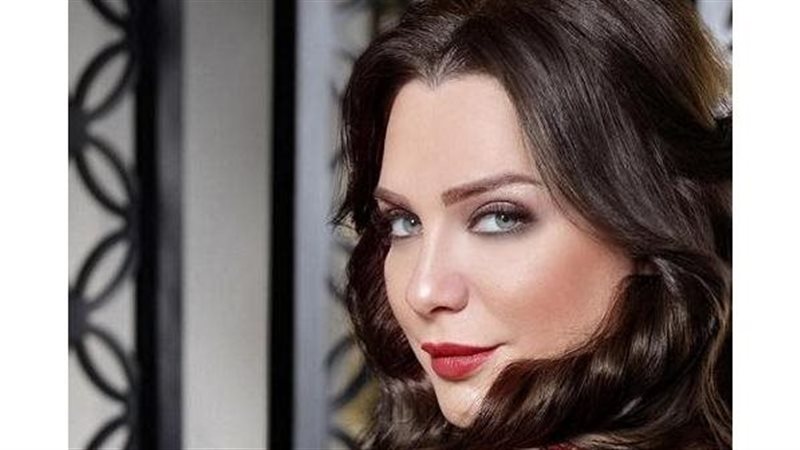 الفنانة السورية سلاف