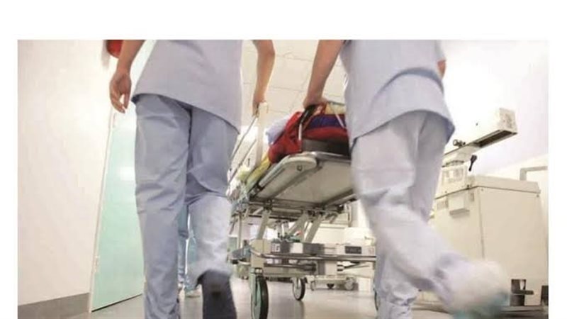 نقل طالبة للمستشفي