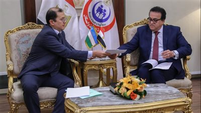 خالد عبد الغفار: 15 ألف جرعة دواء فيروس سي من مصر لأوزبكستان