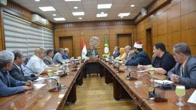 تفاصيل اجتماع محافظ الدقهلية بوكلاء الوزارة| صور 