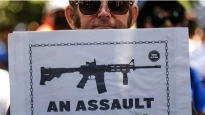 المحكمة العليا الأمريكية تلغي قانونا يقيد حمل السلاح في الأماكن العامة