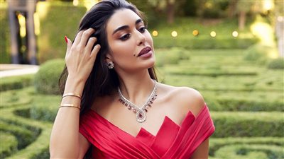 ياسمين صبري بالأحمر في أحدث جلسة تصوير