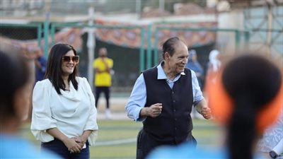 رئيس الإسماعيلي يدعم الكرة النسائية بالنادي