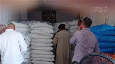  تموين الشرقية يضبط سمادا مدعما في السوق السوداء 