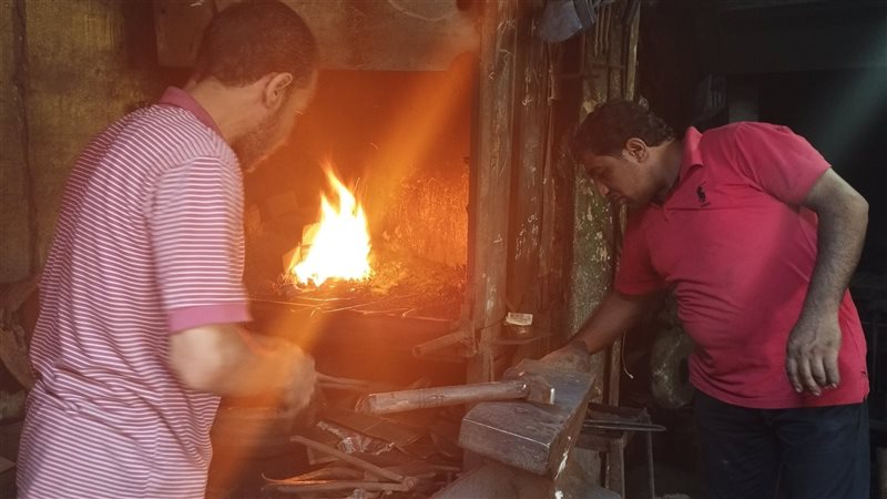 عمال الحدادة بمحافظة