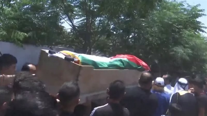 تشييع جثمان إيمان