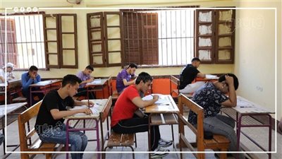  باسم اللجنة والمحافظة.. طالبة تنشر صور امتحان الجيولوجيا