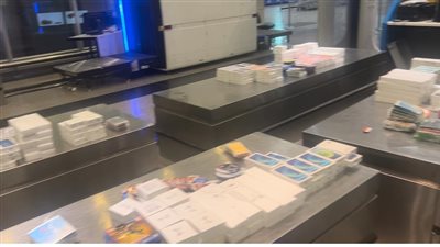 إحباط تهريب 147 تليفون وساعات وسماعات ومستحضرات تجميل غالية الثمن بمطار القاهرة