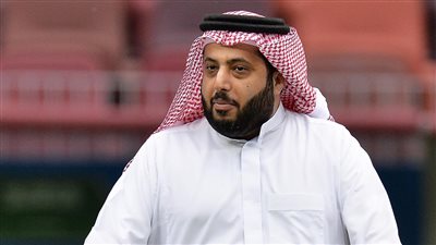 تركي آل الشيخ يثير الجدل حول تعاقد ألميريا الإسباني مع لاعب مصري