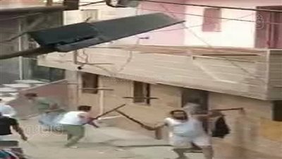 لحظة مقتل موظف بالمحليات على يد عائلة في مشاجرة بالشرقية|فيديو
