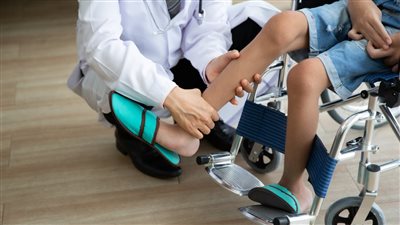 أماكن استقبال الأطفال المصابين بمرض ضمور العضلات للفحص والعلاج 