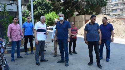 محافظ الجيزة يعاين أعمال رصف وتطوير الطريق بميدان الكيت كات وشارع العالمين 