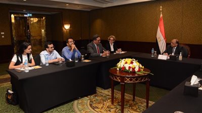 وزير التنمية المحلية يتابع مع وفد البنك الدولى مستجدات برنامج تنمية الصعيد