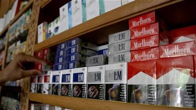 التجار يفاجئون المواطنين برفع أسعار السجائر قبل تطبيقها رسميا