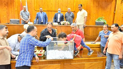  قرعة علنية لتسيير 15 سيارة ميكروباص بمدينة أسيوط الجديدة 