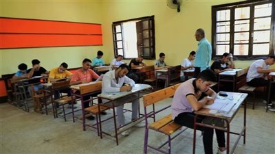 عمليات المعلمين: إصابة مراقب بالثانوية العامة بأزمة صدرية بإحدى اللجان في طنطا