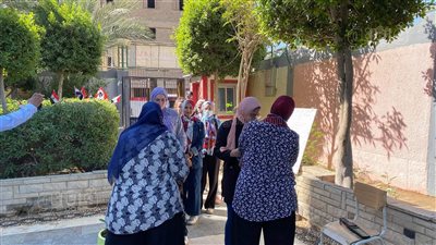 شاهد كيف يتم تفتيش طلاب الثانوية قبل امتحان اللغة العربية 