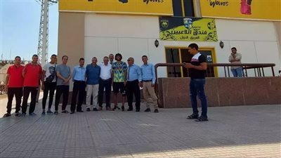 محمد النني يزور نادي المقاولون العرب ويؤدي تدريبات منفردة |فيديو و صور