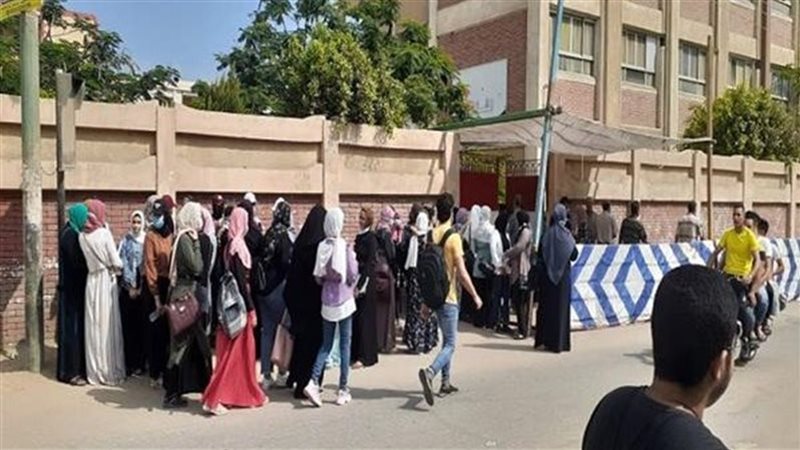 توافد الطلاب 