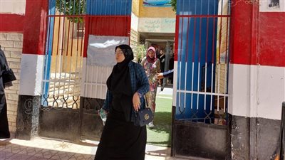 ماذا عن نظرة العم الحادة لأبن أخيه؟.. طالبة بمطروح تشكو من سؤال بامتحان اللغة العربية