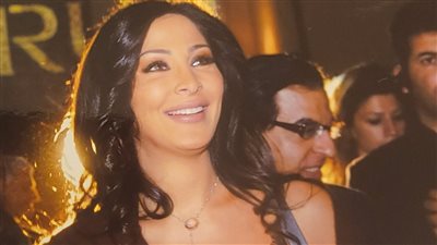 إليسا بإطلالة مميزة من ألبوم الذكريات 