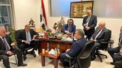 رئيس مصلحة الجمارك يصل مطار القاهرة قادما من بروكسل