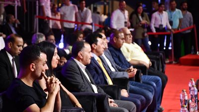 وزير الرياضة يشهد نهائي بطولة العظماء الثمانية للإسكواش