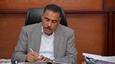 تشكيل لجنة لتلقي طلبات رجال الأعمال للفرص الاستثمارية بمطروح