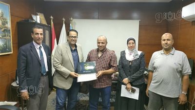 تعليم الغربية تكرم مديري مدرستين بالسنطة