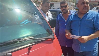ضبط 25 سيارة مخالفة و6 مركبات توك توك بأكتوبر | صور