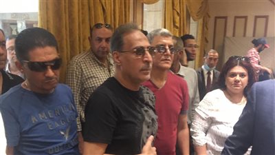 قلبت بخناقة.. حسن شاكوش وسعيد أرتست يغادران مؤتمر هاني شاكر 