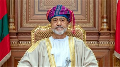 سلطان عمان يصدر مرسوما عاجلا بشأن قانون العمل في البلاد