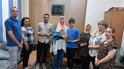 قومي المرأة بالمنيا يكرم شابين أعادا 170 ألف جنيه لصاحبها ورفضا مكافأة