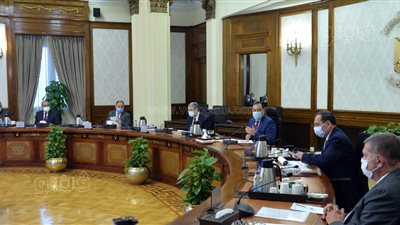 فض التشابكات المالية.. الحكومة تناقش موقف سداد مستحقات البترول لدى الوزارات