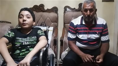 مأساة عم أحمد.. فقد ابنه الأول والثاني ينتظره نفس المصير بسبب مرض ضمور العضلات | فيديو
