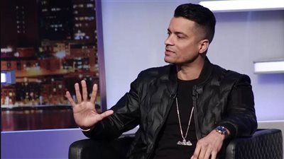 ملحن أغنية حماقي يتوعد شاكوش: أتواصل مع اليوتيوب لحذف بنت الجيران نهائيا | فيديو