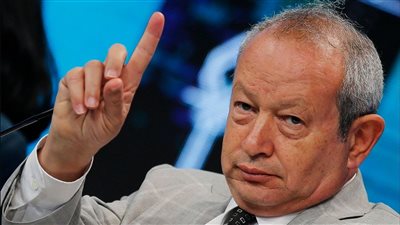 نجيب ساويرس يهاجم بوتين: حرق مزارع القمح وجوع العالم