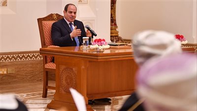  السيسي: نفتح الأبواب لتعظيم الاستثمارات العمانية القائمة بمصر في مختلف القطاعات