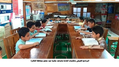 إقبال كبير على مكتبات المساجد.. وروادها يؤكدون: ملاذ آمن للنشء والشباب