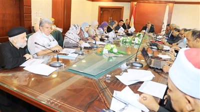 محافظ سوهاج يترأس اجتماع المجلس الإقليمي للسكان