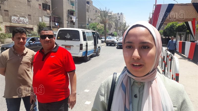 لحظة خروج طلاب وطالبات