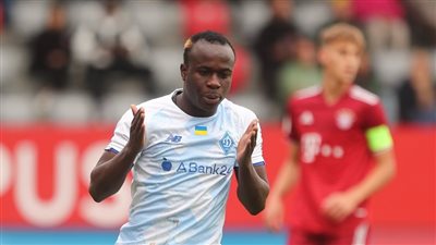 صراع بين بايرن ميونخ ودورتموند ولايبزيج على مهاجم سنغالي