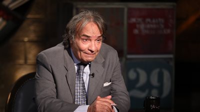 حمدي الوزير يخضع لعملية جراحية دقيقة بالقلب.. وابنته: ادعوا له