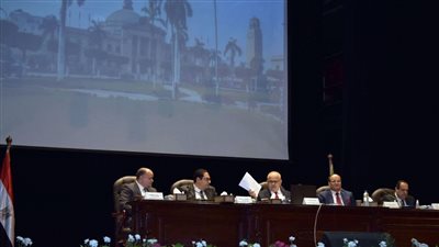 تشكيل لجنة لإيجاد سبل جديدة لزيادة دعم الطلاب غير القادرين بجامعة القاهرة