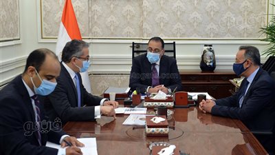 مدبولي يتابع مع وزير السياحة والآثار ترتيبات استضافة مصر مؤتمر تغير المناخ 